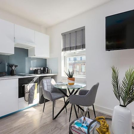 Studio Apt, 8 Min Walk From Tube 3 Лондон Экстерьер фото