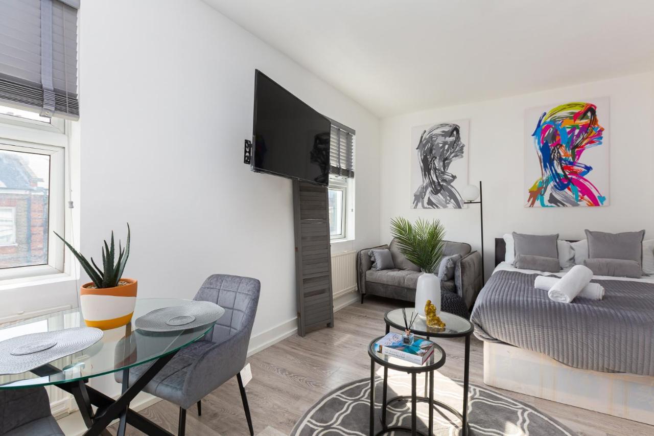 Studio Apt, 8 Min Walk From Tube 3 Лондон Экстерьер фото